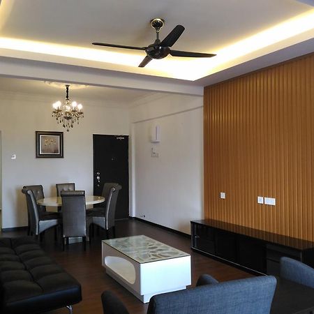 Midcity Service Suite Malacca Eksteriør bilde