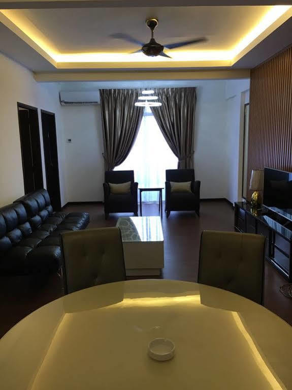 Midcity Service Suite Malacca Eksteriør bilde